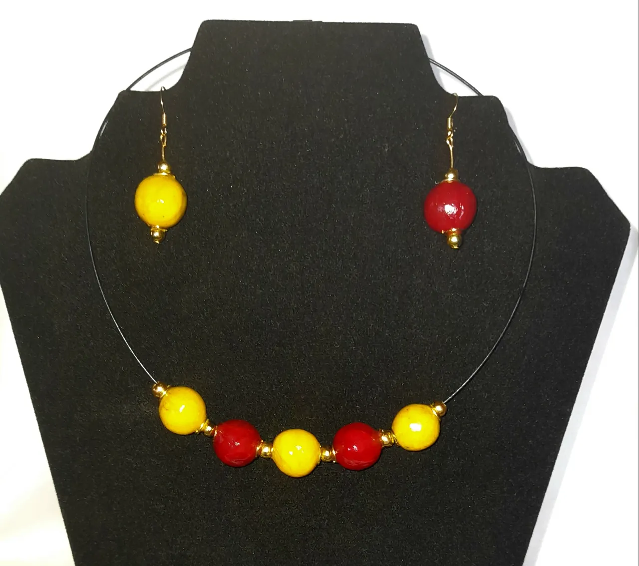 Parure Jaune et rouge
