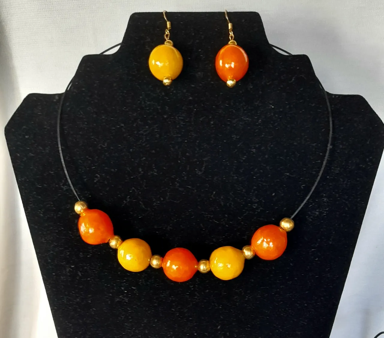 Parure Orange sur cordon