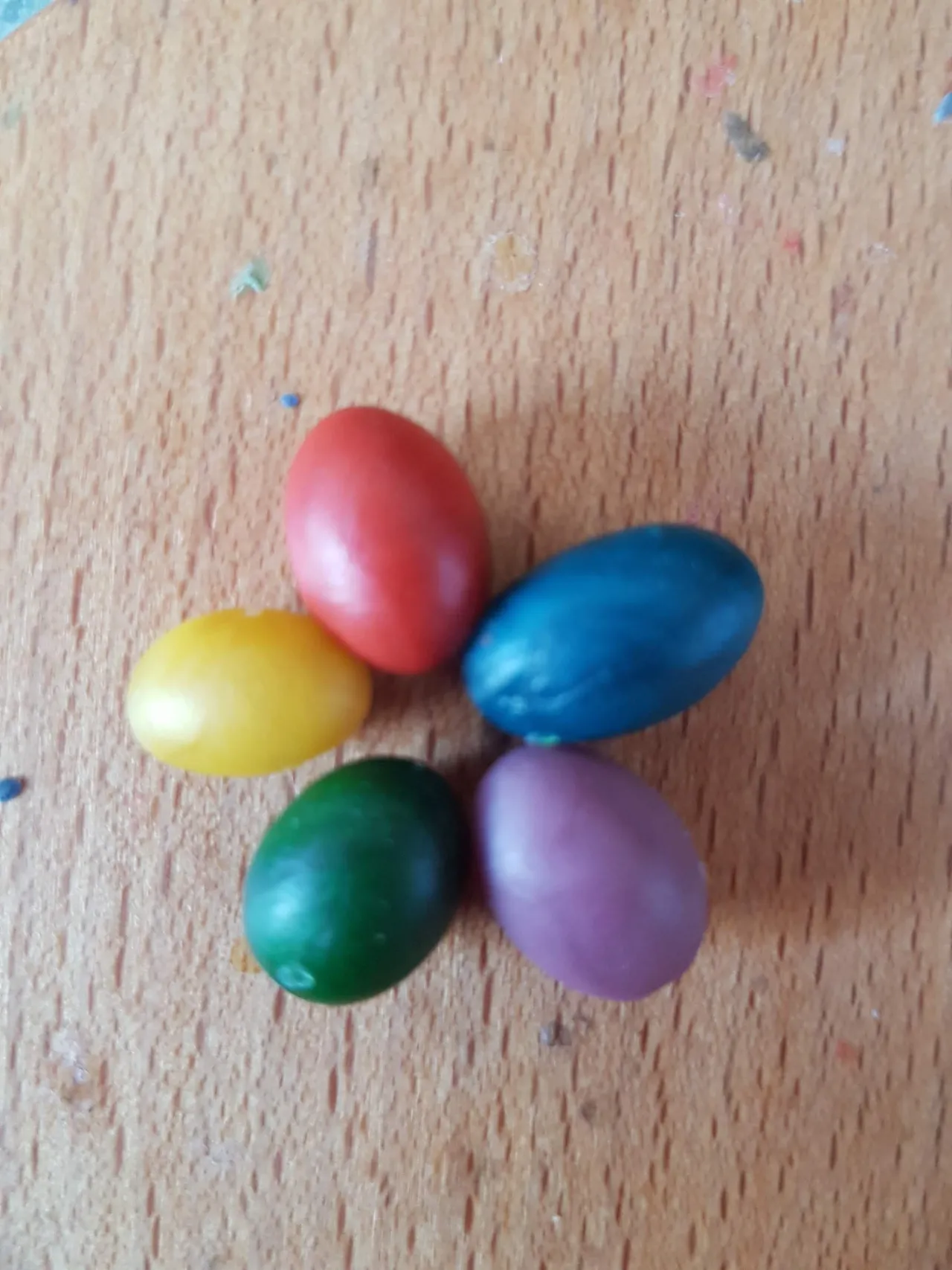 Perles ovale en cire d'abeille colorée